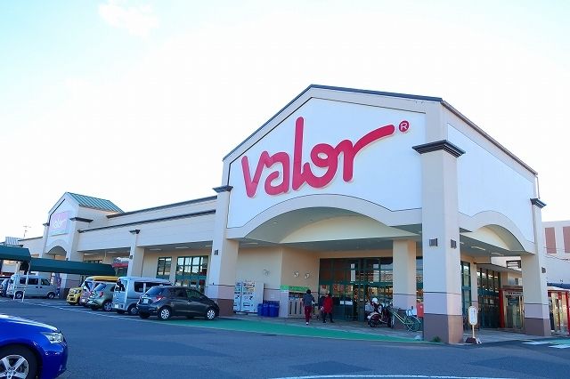 近くのバローまで1,100m（徒歩14分）