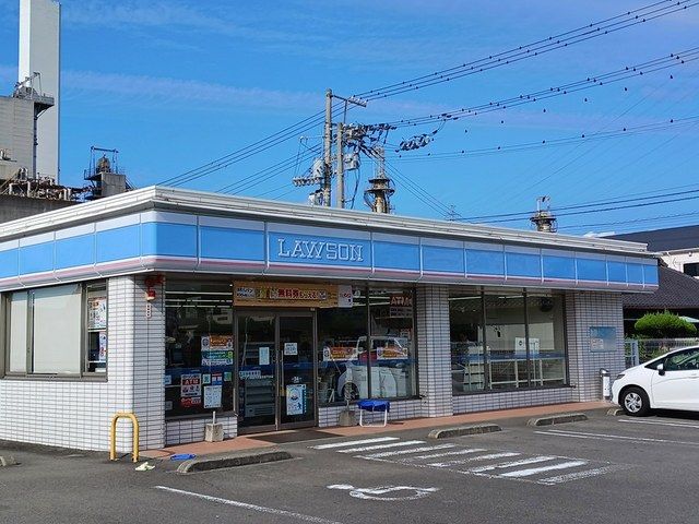 近くのローソン金生町下分店まで458m（徒歩6分）