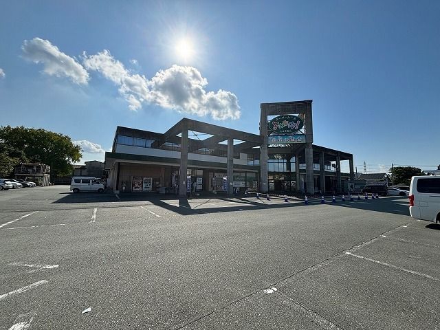 近くのスーパーまで500m（徒歩7分）