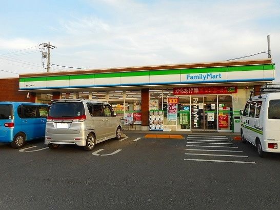 近くのコンビニまで450m（徒歩6分）