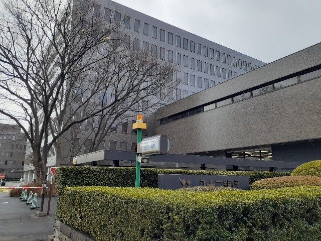 近くの八十二銀行本店営業部まで1,200m（徒歩15分）