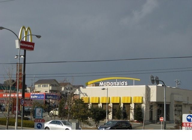 近くのマクドナルド神戸上津台店様まで450m（徒歩6分）