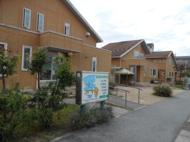 近くの彦根クリニックモール様まで1,400m（徒歩18分）