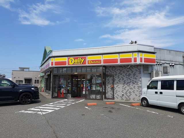 近くのデイリーヤマザキ酒田富士見町店まで343m（徒歩5分）