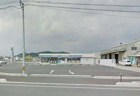 近くのローソンまで800m（徒歩10分）