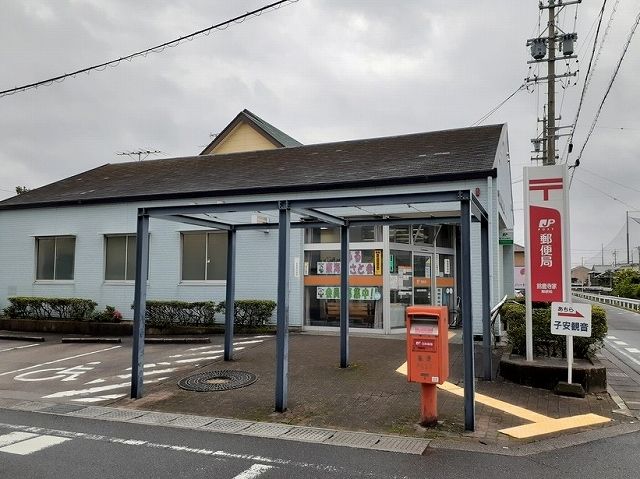 近くの鈴鹿寺家郵便局まで1,100m（徒歩14分）