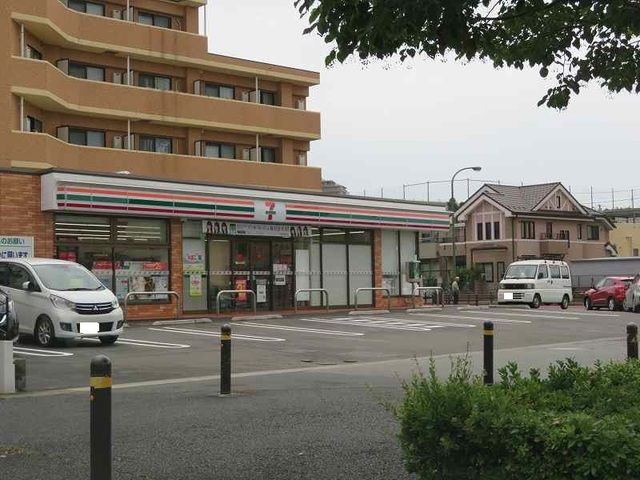 近くのセブンイレブンまで230m（徒歩3分）