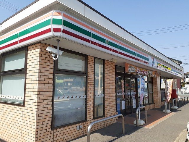 近くのセブンイレブン千葉小金沢坂下まで568m（徒歩8分）