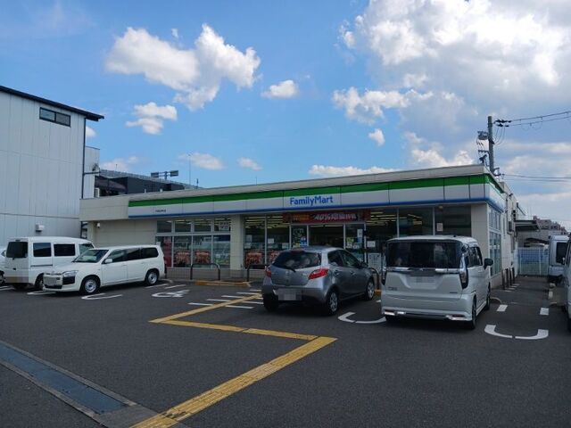 近くのファミリーマート 竹田松林町店まで400m(徒歩5分)