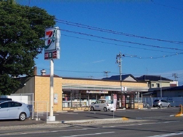 近くのコンビニまで750m（徒歩10分）