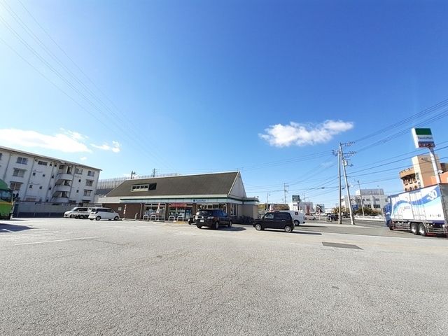 近くのファミリーマート 高知介良バイまで270m(徒歩4分)