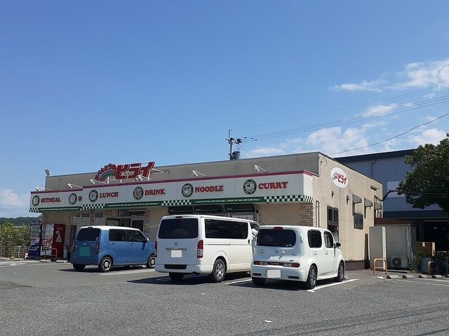 近くのおべんとうのヒライ富合店まで750m(徒歩10分)