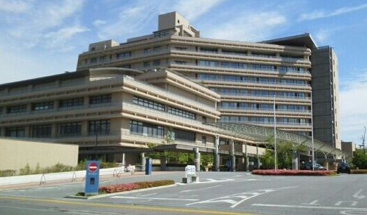 近くの県立中央病院まで200m（徒歩3分）