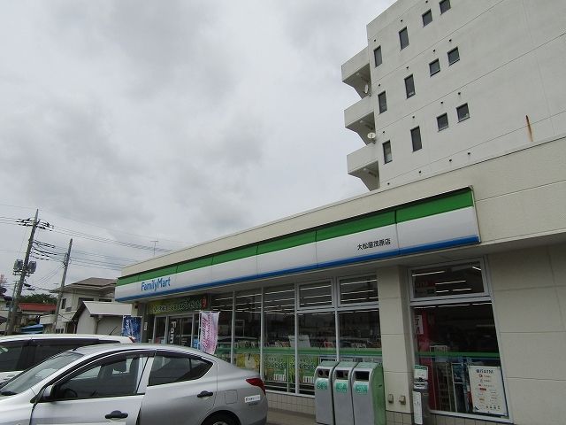 近くのコンビニまで260m（徒歩4分）