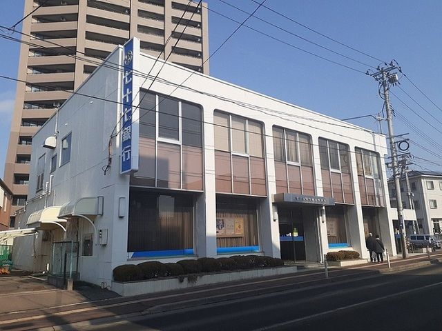 近くの七十七銀行　南光台支店まで350m（徒歩5分）