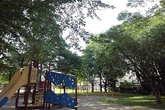 近くのわらべ公園まで700m(徒歩9分)