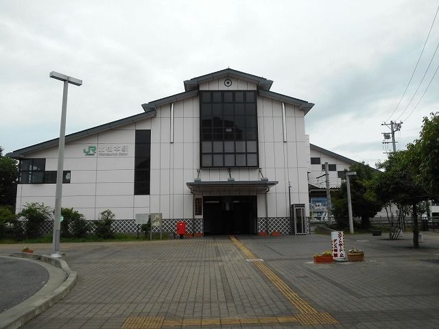 近くの北松本駅まで800m(徒歩10分)
