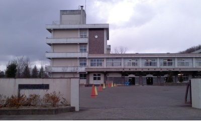 近くの福島市立蓬莱東小学校まで900m（徒歩12分）