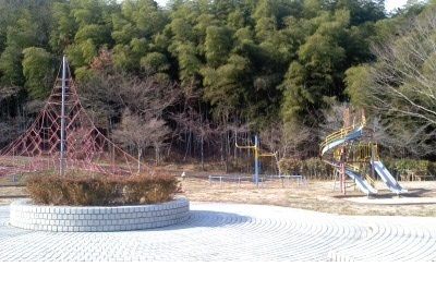 近くの本泉公園まで50m（徒歩1分）