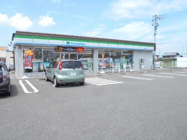 近くのコンビニまで500m（徒歩7分）