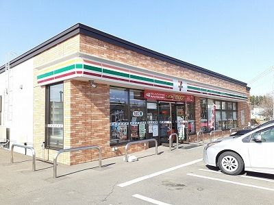 近くのコンビニまで200m（徒歩3分）