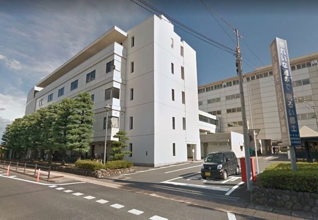 近くの伊勢崎市役所あずま支所まで300m（徒歩4分）