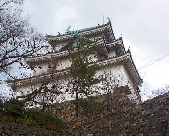 近くの和歌山城様まで1,000m（徒歩13分）