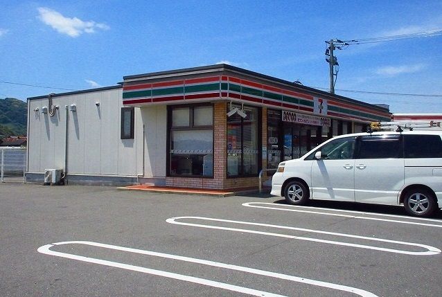 近くのセブンイレブンまで1,200m（徒歩15分）