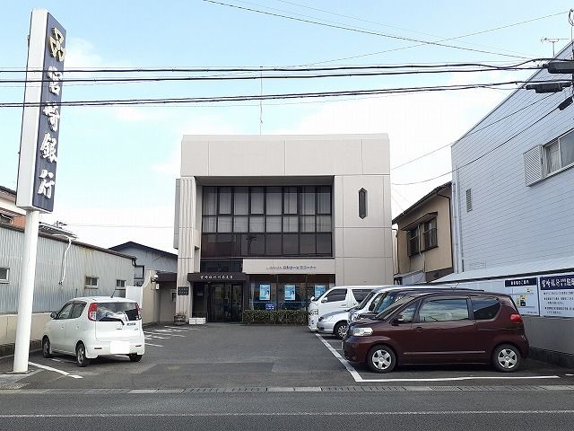 近くの宮崎銀行川南支店まで750m（徒歩10分）
