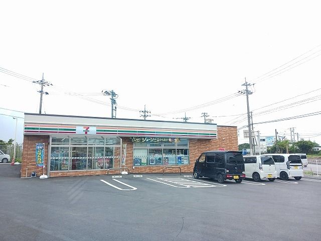 近くのセブンイレブン知花5丁目店まで48m（徒歩1分）