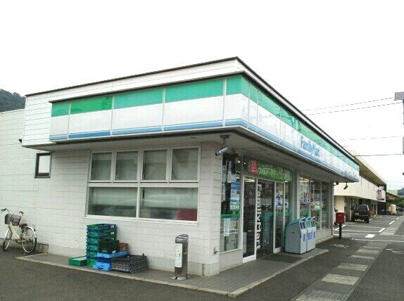 近くのファミリーマート 沼津宮前町店まで140m（徒歩2分）