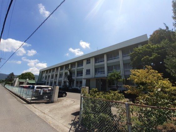 近くの小学校まで350m（徒歩5分）