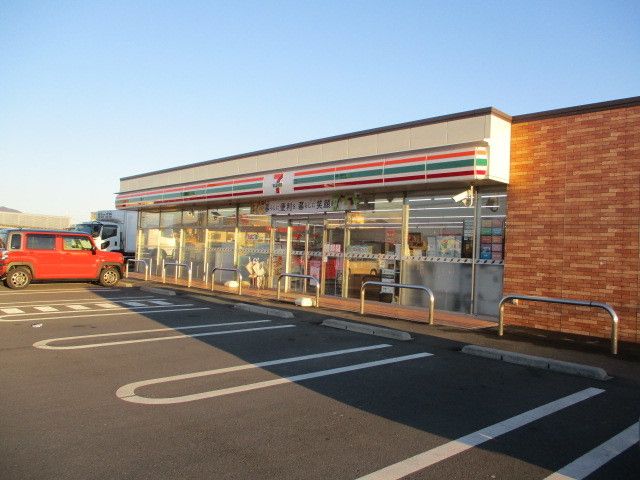 近くのセブンイレブン　立花店まで450m（徒歩6分）