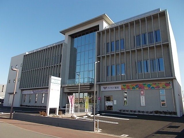 近くのみどりのメディカルモールまで800m(徒歩10分)