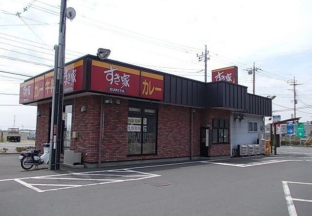 近くのすき家まで1,100m(徒歩14分)