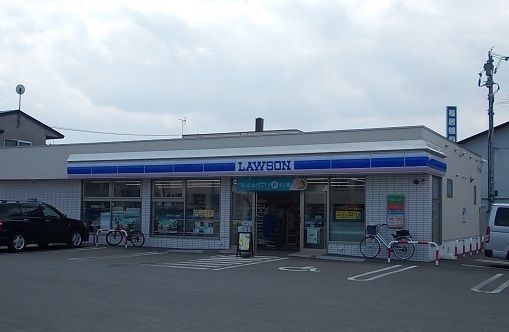 近くのコンビニまで450m（徒歩6分）