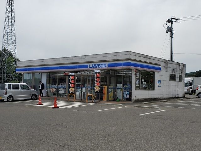 近くのコンビニまで2,100m（徒歩27分）