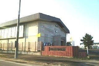 近くの旭川市立旭川小学校まで1,200m(徒歩15分)