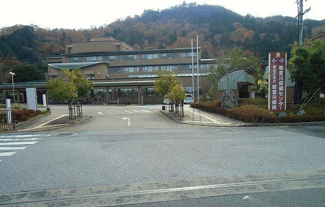 近くの東近江市立能登川病院様まで100m（徒歩2分）