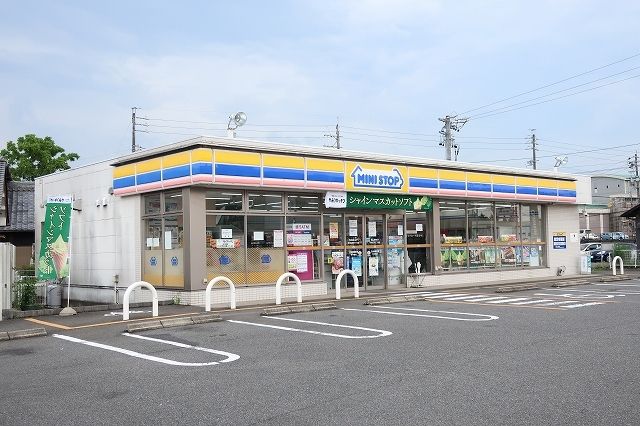 近くのミニストップまで850m（徒歩11分）