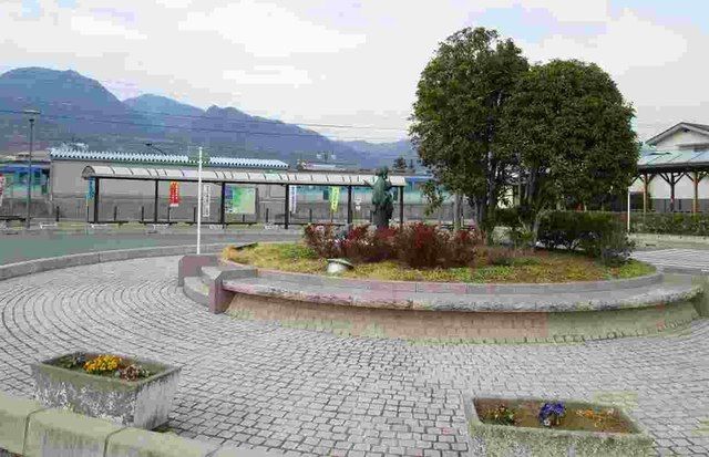 近くの春日居町駅まで1,100m(徒歩14分)