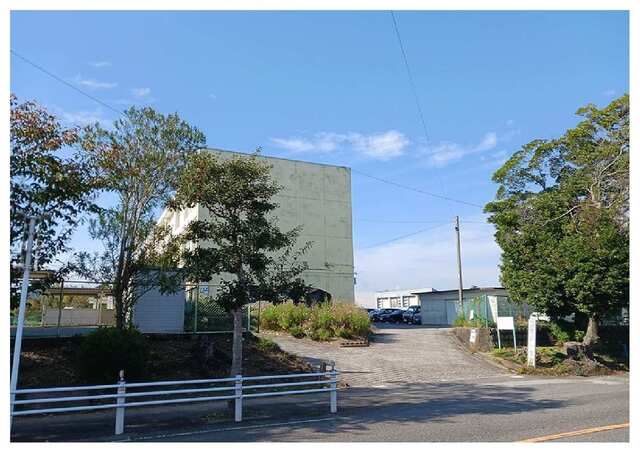 近くの鈴鹿市立 牧田小学校まで400m(徒歩5分)