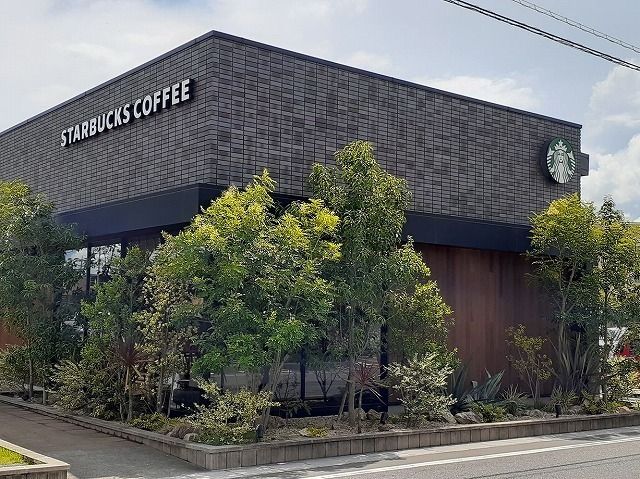 近くのスターバックス羽島福寿店まで1,200m（徒歩15分）