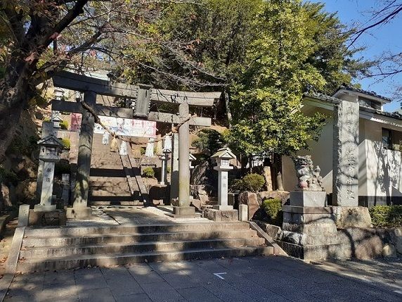 近くの熊野神社まで220m（徒歩3分）