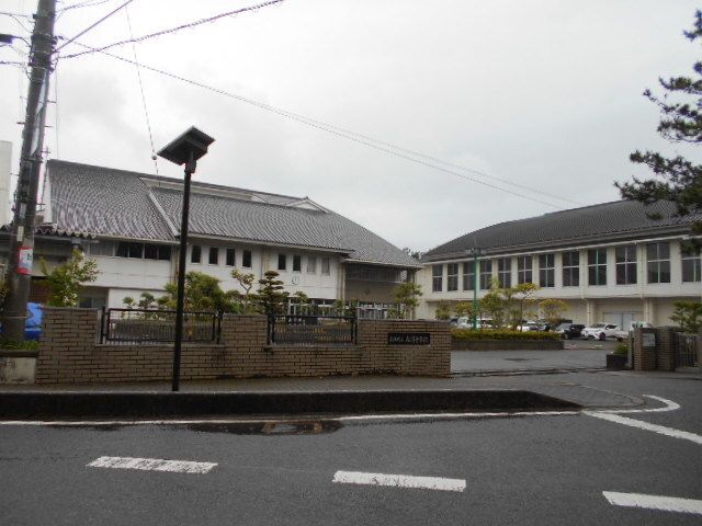 近くの美浜町立松洋中学校様まで1,200m（徒歩15分）