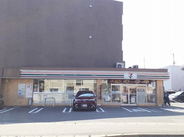 近くのセブンイレブンさんまで450m(徒歩6分)