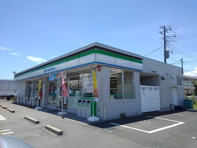 近くのコンビニまで850m（徒歩11分）