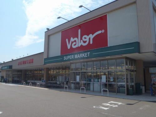近くのバロー 丸岡店まで800m(徒歩10分)