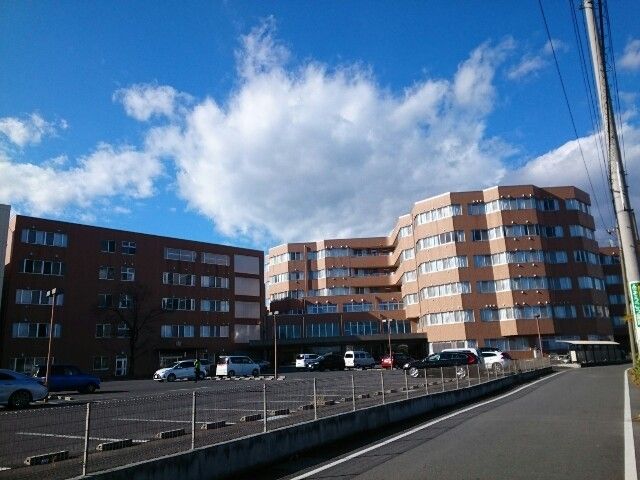 近くのサンピエール病院まで750m（徒歩10分）