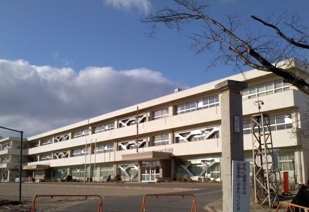 近くの小学校まで650m（徒歩9分）